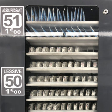 Laverie automatique Montreuil 93 - 199 bd de la Boissière - Distributeur Lessive et adoucissant professionnel