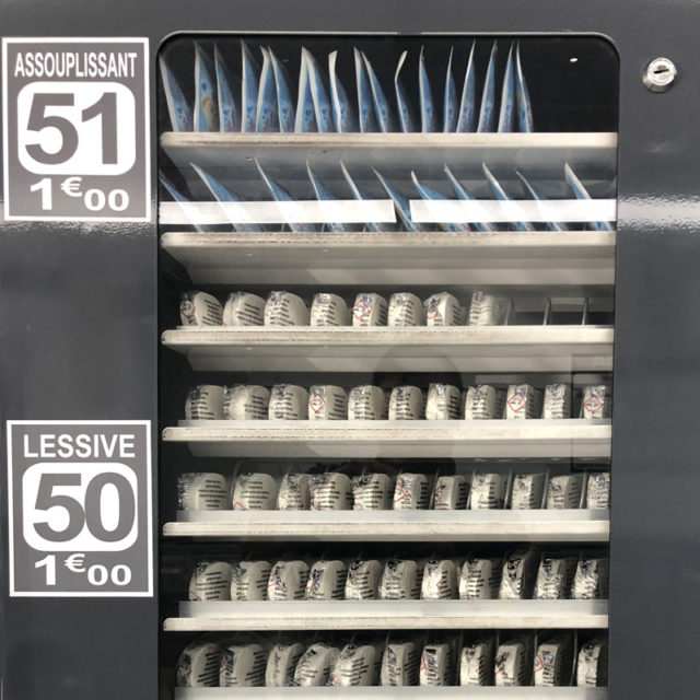 Laverie automatique Montreuil 93 - 199 bd de la Boissière - Distributeur Lessive et adoucissant professionnel