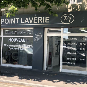 Laverie automatique Montreuil 93 - 199 bd de la Boissière - Entrée et Vitrine Machine à laver 7 à 18 kg